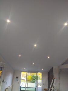 Avant / Apr&egrave;s : cr&eacute;ation d&rsquo;un faux plafond avec spots int&eacute;gr&eacute;s &ndash; Chantier sign&eacute; Dupuis & Associ&eacute;s