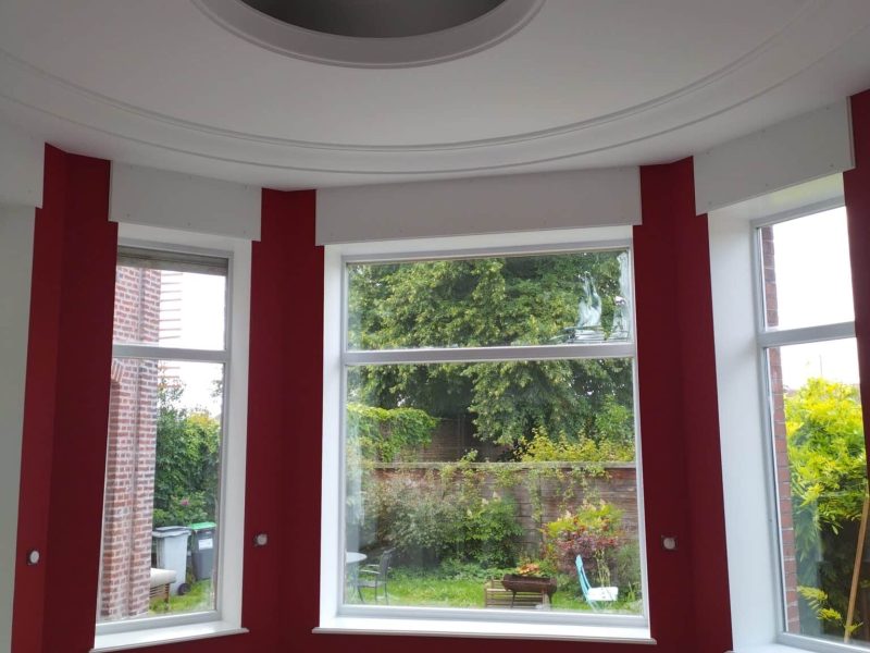 Isolation, plâtrerie et agencement intérieur : plafond décoratif et rénovation intérieure avec finitions premium.